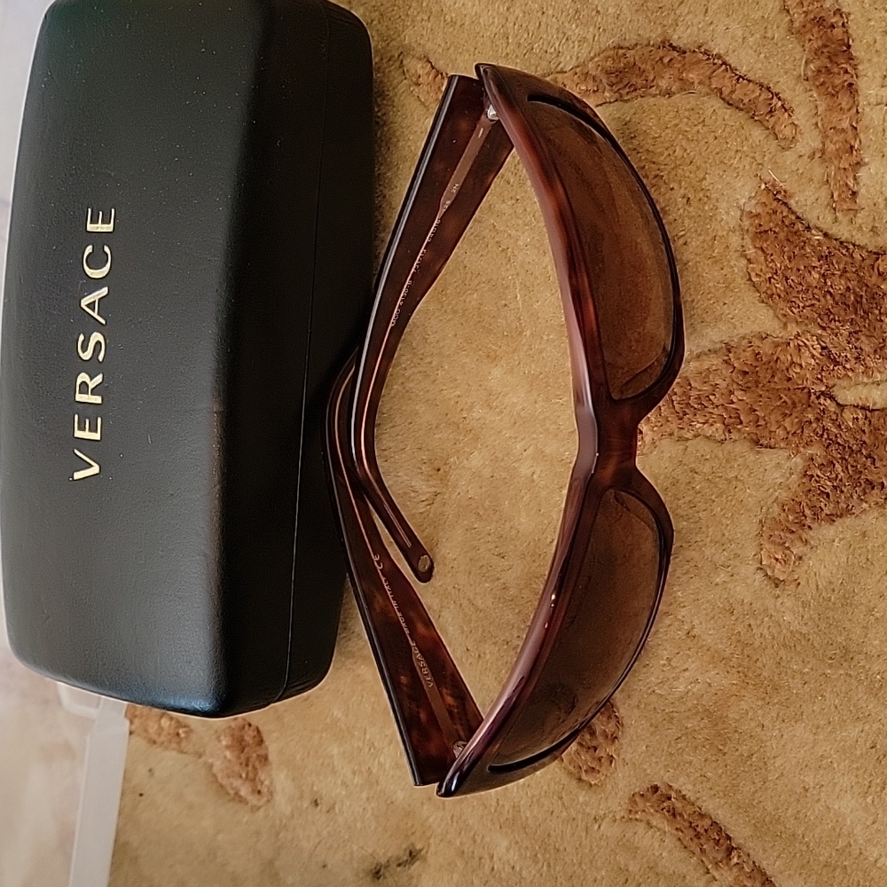 Versace Shades - Picture 2 of 4
